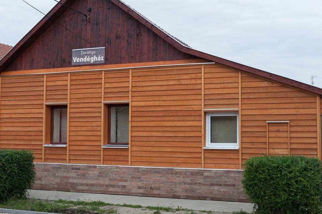 Dorottya Vendeghaz Hotel Hodmezovasarhely Exterior photo